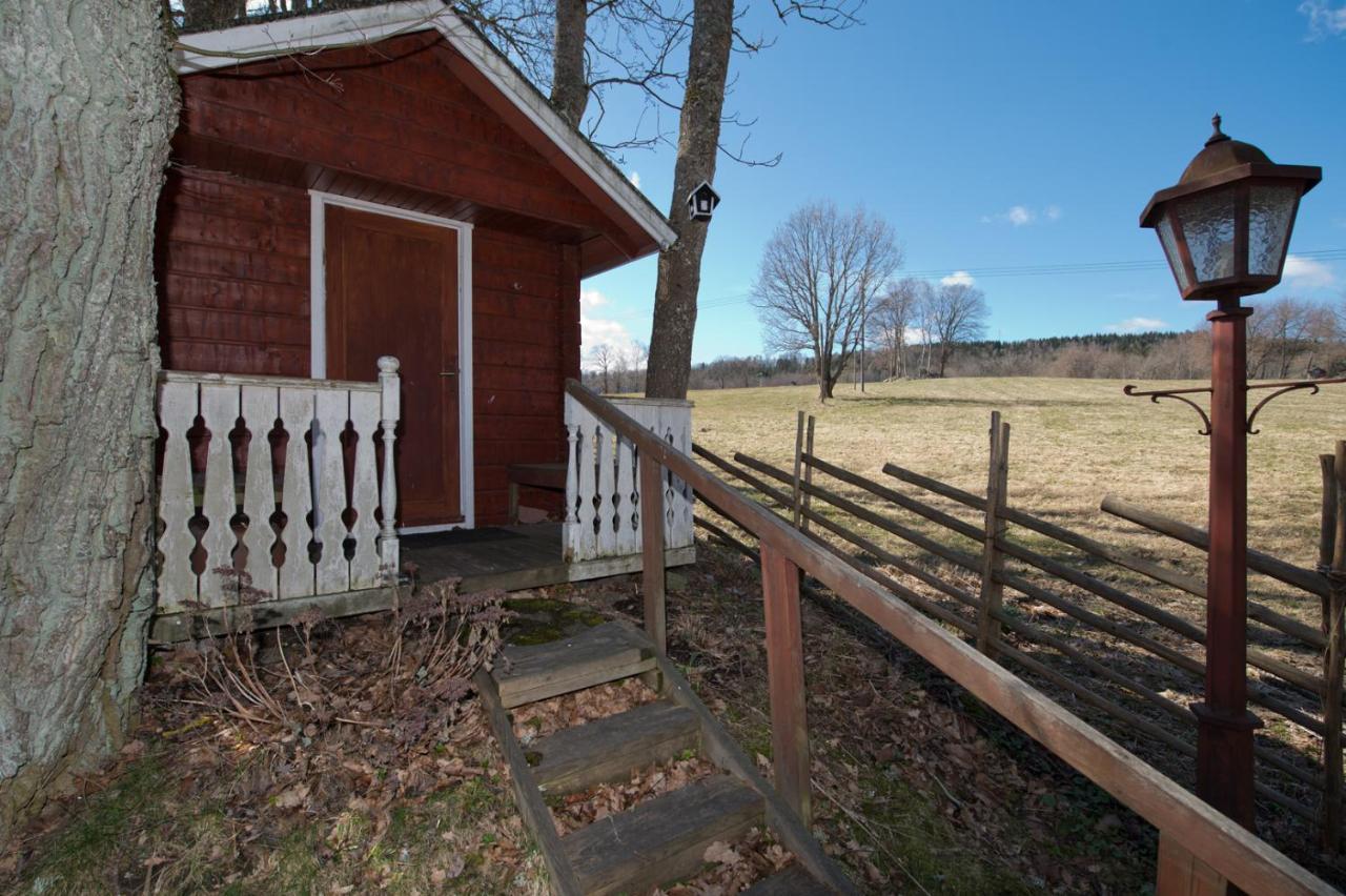 Naturskoent Boende Naera Skoevde Exterior foto